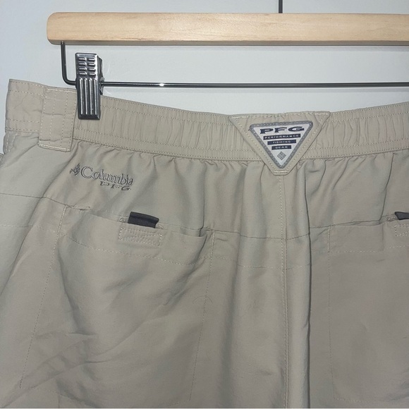 Columbia PFG Permit II Fishing Shorts Men's Size 36 Beige 6” Inseam Cargo - Picture 7 of 10